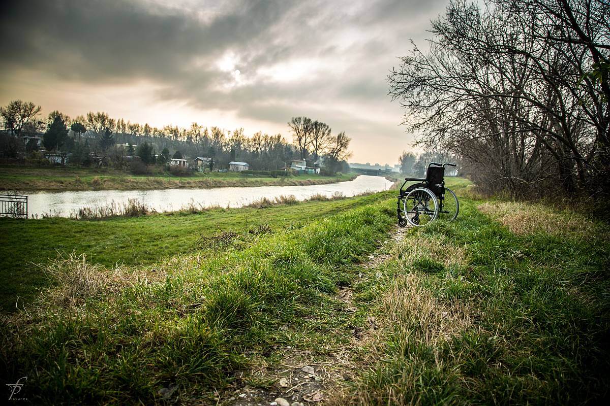 Rollstuhl contra Fahrrad